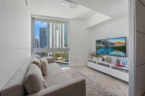 Condominio en venta en Miami, Florida, 3 dormitorios, 128.67 m2 № 1983379 - foto 16