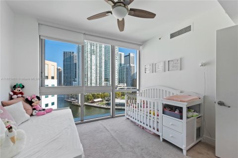 Condominio en venta en Miami, Florida, 3 dormitorios, 128.67 m2 № 1983379 - foto 19