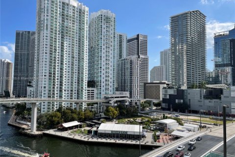 Condominio en venta en Miami, Florida, 3 dormitorios, 128.67 m2 № 1983379 - foto 22