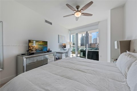Condominio en venta en Miami, Florida, 3 dormitorios, 128.67 m2 № 1983379 - foto 11