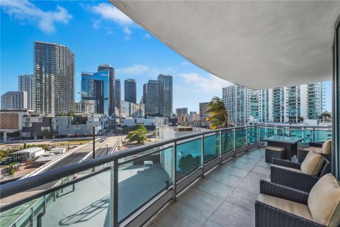 Condominio en venta en Miami, Florida, 3 dormitorios, 128.67 m2 № 1983379 - foto 2