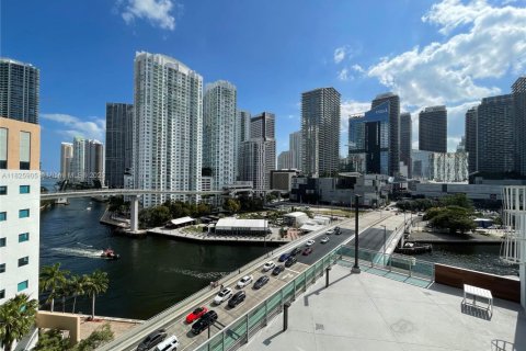 Condominio en venta en Miami, Florida, 3 dormitorios, 128.67 m2 № 1983379 - foto 21
