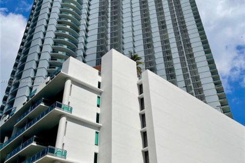 Condominio en venta en Miami, Florida, 3 dormitorios, 128.67 m2 № 1983379 - foto 28