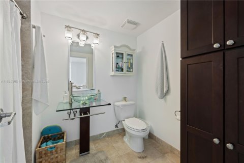 Condominio en venta en Miami, Florida, 3 dormitorios, 128.67 m2 № 1983379 - foto 17
