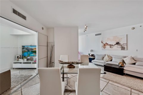 Condominio en venta en Miami, Florida, 3 dormitorios, 128.67 m2 № 1983379 - foto 5