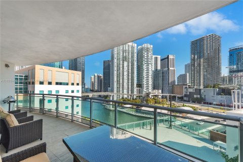 Condominio en venta en Miami, Florida, 3 dormitorios, 128.67 m2 № 1983379 - foto 3