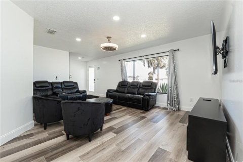 Villa ou maison à louer à Kissimmee, Floride: 4 chambres, 160.44 m2 № 2425692 - photo 9