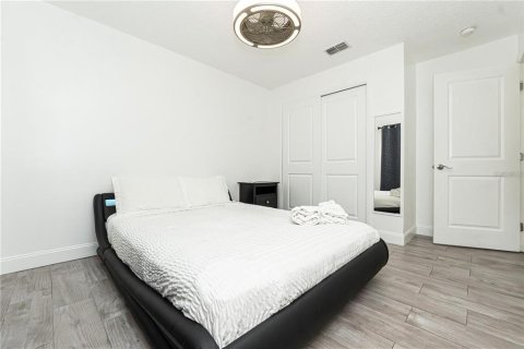 Villa ou maison à louer à Kissimmee, Floride: 4 chambres, 160.44 m2 № 2425692 - photo 16