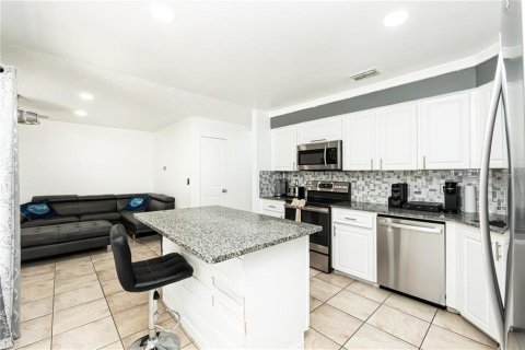 Villa ou maison à louer à Kissimmee, Floride: 4 chambres, 160.44 m2 № 2425692 - photo 5