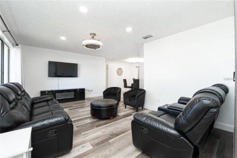 Villa ou maison à louer à Kissimmee, Floride: 4 chambres, 160.44 m2 № 2425692 - photo 10