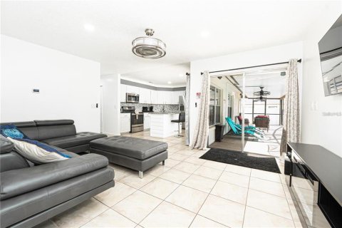 Villa ou maison à louer à Kissimmee, Floride: 4 chambres, 160.44 m2 № 2425692 - photo 4