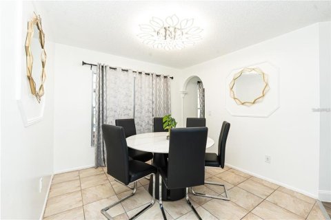 Villa ou maison à louer à Kissimmee, Floride: 4 chambres, 160.44 m2 № 2425692 - photo 8
