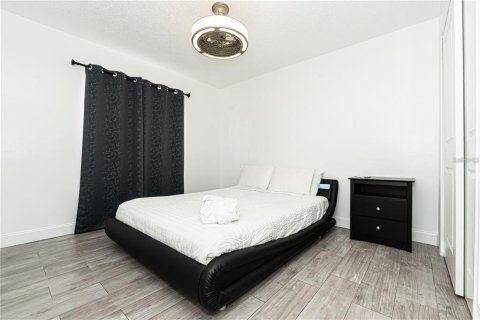 Villa ou maison à louer à Kissimmee, Floride: 4 chambres, 160.44 m2 № 2425692 - photo 17