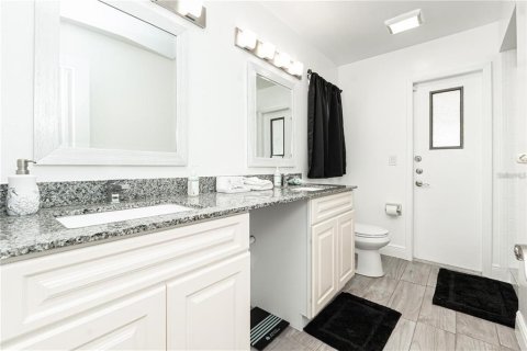 Villa ou maison à louer à Kissimmee, Floride: 4 chambres, 160.44 m2 № 2425692 - photo 14