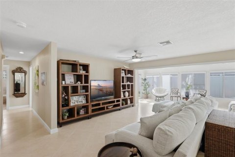 Villa ou maison à vendre à Seminole, Floride: 3 chambres, 163.51 m2 № 2399467 - photo 9
