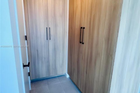 Copropriété à vendre à Miami, Floride: 2 chambres № 2065301 - photo 8