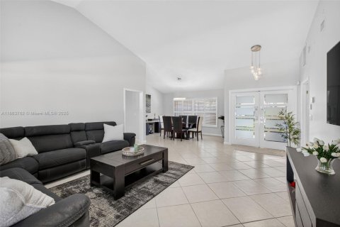 House in Palm Beach Gardens, Florida 4 bedrooms, 224.17 sq.m. № 2016193 - photo 23