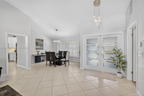 House in Palm Beach Gardens, Florida 4 bedrooms, 224.17 sq.m. № 2016193 - photo 10