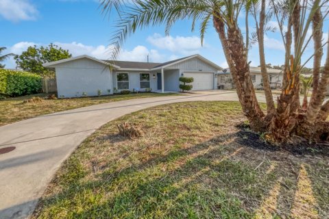 House in Jupiter, Florida 4 bedrooms, 150.5 sq.m. № 1097566 - photo 1
