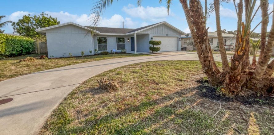 House in Jupiter, Florida 4 bedrooms, 150.5 sq.m. № 1097566