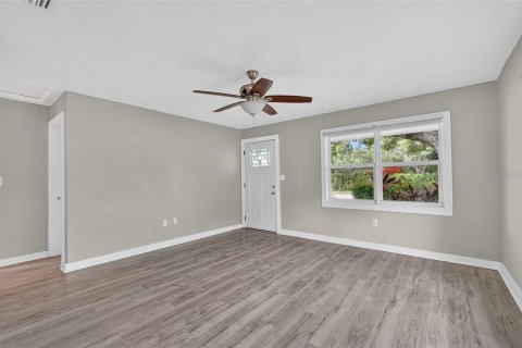 Villa ou maison à louer à Saint Petersburg, Floride: 3 chambres, 94.2 m2 № 1910409 - photo 4