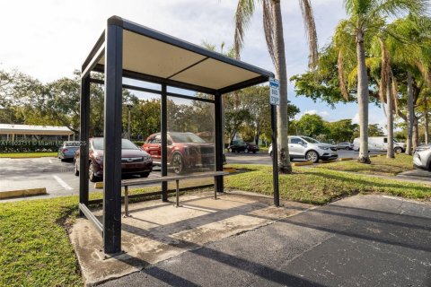 Condo in Pembroke Pines, Florida, 1 bedroom  № 1864366 - photo 21