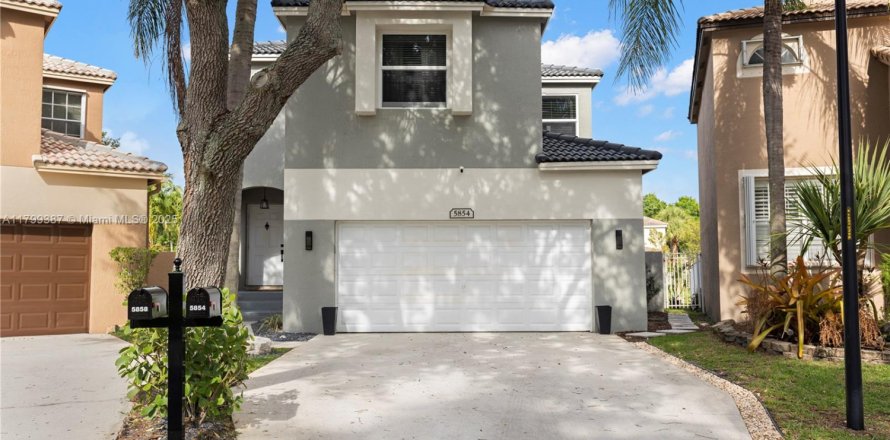 House in Coconut Creek, Florida 4 bedrooms, 196.02 sq.m. № 1713524