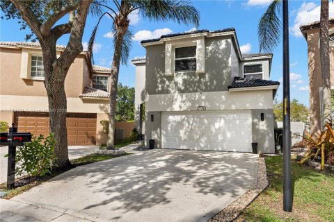 House in Coconut Creek, Florida 4 bedrooms, 196.02 sq.m. № 1713524 - photo 24