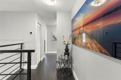 House in Coconut Creek, Florida 4 bedrooms, 196.02 sq.m. № 1713524 - photo 16