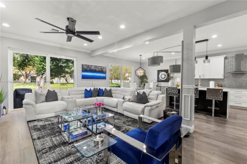 House in Coconut Creek, Florida 4 bedrooms, 196.02 sq.m. № 1713524 - photo 28
