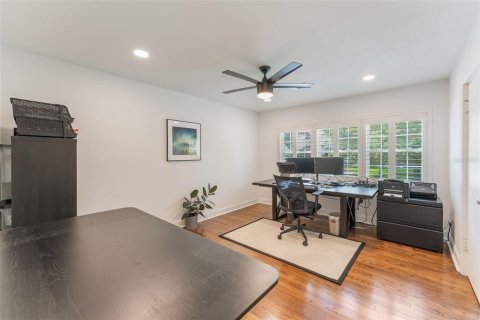 House in Orlando, Florida 4 bedrooms, 257.53 sq.m. № 1894007 - photo 9