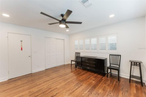 House in Orlando, Florida 4 bedrooms, 257.53 sq.m. № 1894007 - photo 21