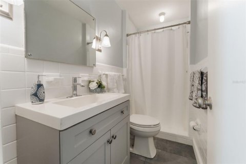 House in Orlando, Florida 4 bedrooms, 257.53 sq.m. № 1894007 - photo 17