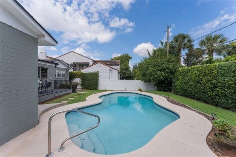 House in Orlando, Florida 4 bedrooms, 257.53 sq.m. № 1894007 - photo 25