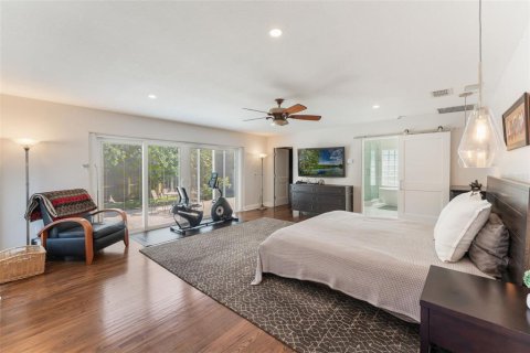 House in Orlando, Florida 4 bedrooms, 257.53 sq.m. № 1894007 - photo 14
