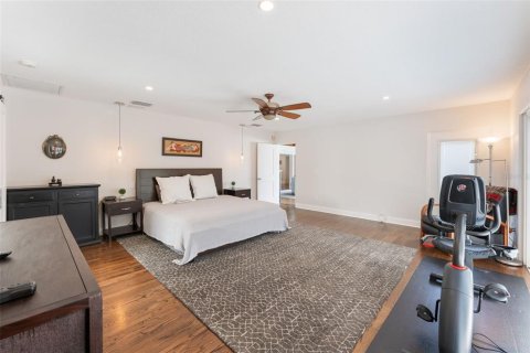 House in Orlando, Florida 4 bedrooms, 257.53 sq.m. № 1894007 - photo 15