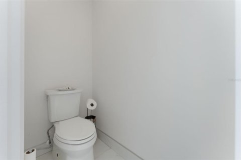 House in Orlando, Florida 4 bedrooms, 257.53 sq.m. № 1894007 - photo 19