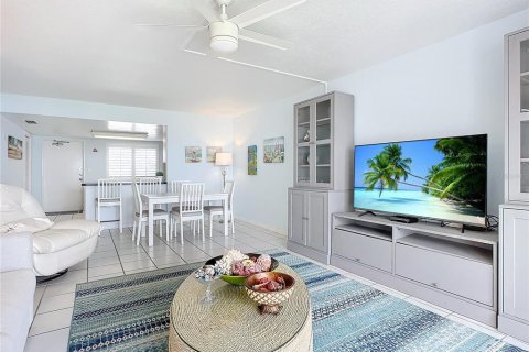 Купить кондоминиум в Нью-Смирна-Бич, Флорида 5 комнат, 97.08м2, № 2149062 - фото 16