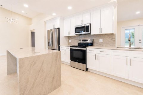 Casa en alquiler en Land O' Lakes, Florida, 4 dormitorios, 185.8 m2 № 2211286 - foto 8