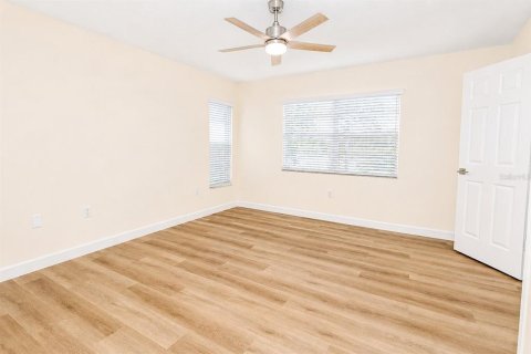 Casa en alquiler en Land O' Lakes, Florida, 4 dormitorios, 185.8 m2 № 2211286 - foto 19