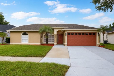Villa ou maison à Land O' Lakes, Floride 4 chambres, 185.8 m2 № 2211286