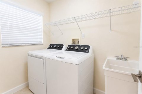Casa en alquiler en Land O' Lakes, Florida, 4 dormitorios, 185.8 m2 № 2211286 - foto 10