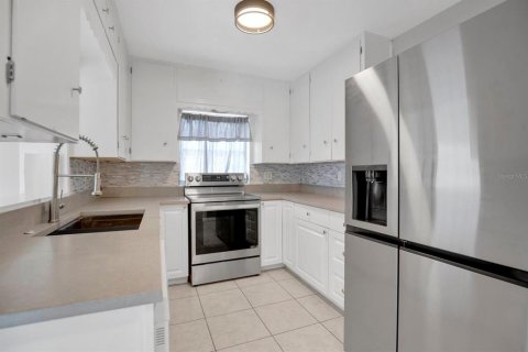 Купить виллу или дом в Орландо, Флорида 5 комнат, 150.22м2, № 2280506 - фото 9