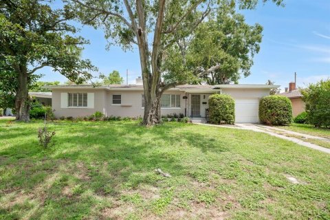House in Orlando, Florida 3 bedrooms, 150.22 sq.m. № 2280506