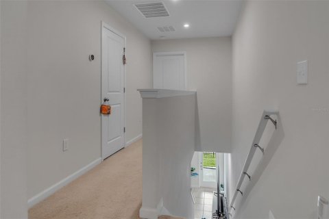Townhouse in Davenport, Florida 3 bedrooms, 131.27 sq.m. № 2308370 - photo 16