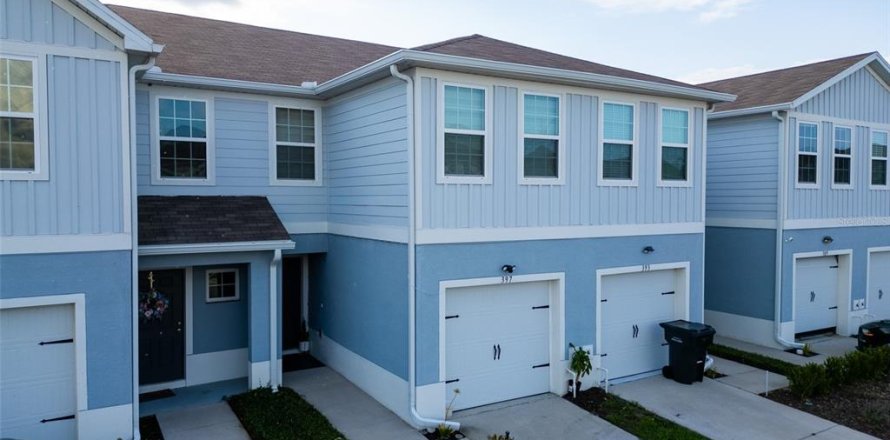 Townhouse in Davenport, Florida 3 bedrooms, 131.27 sq.m. № 2308370