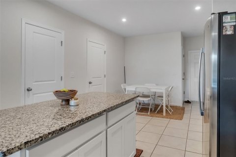 Townhouse in Davenport, Florida 3 bedrooms, 131.27 sq.m. № 2308370 - photo 7