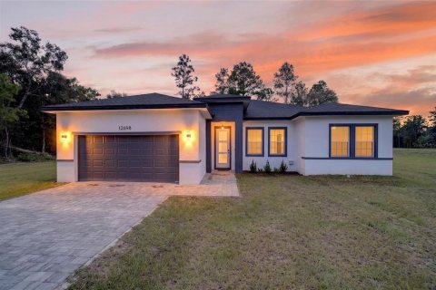 Casa en Dunnellon, Florida 4 dormitorios, 176.14 m2 № 2362432