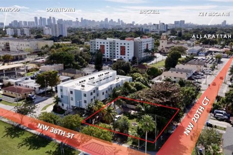 Propiedad comercial en venta en Miami, Florida № 1985604 - foto 2