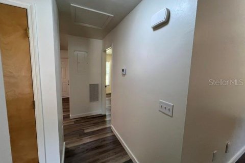 Снять в аренду квартиру в Белл, Флорида 3 комнаты, 88.07м2, № 1870390 - фото 13